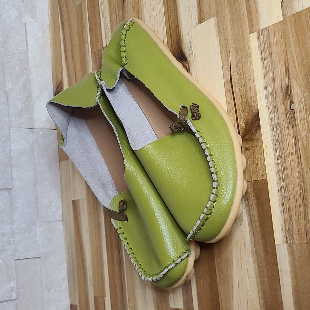 Nis size 11 green loafers